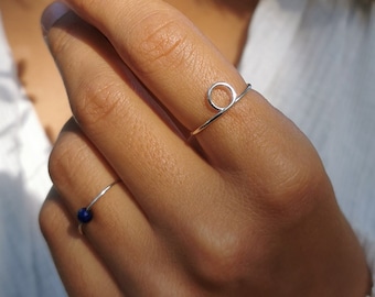 Zilveren ring met cirkel, delicate ring, geometrische sieraden, minimalistische sieraden