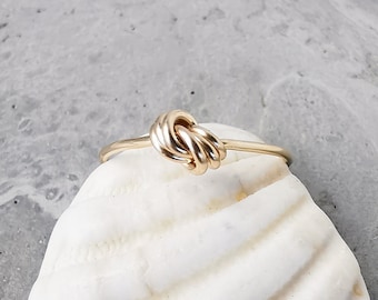 Knotenring Gold, der perfekter Verlobungsring mit keltischen Knoten, dem diamond knot, Verlobungsring schlicht, beste Freundin Geschenk