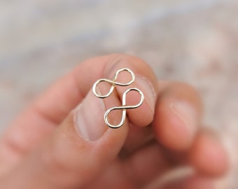 Orecchini Infinity in argento sterling: gioielli pendenti minimalisti
