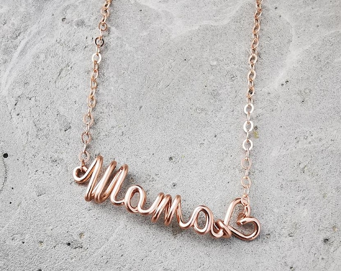 Personalized necklace with curved name – perfect Mother's Day gift | Delicate gold-filled chain | KIZZU