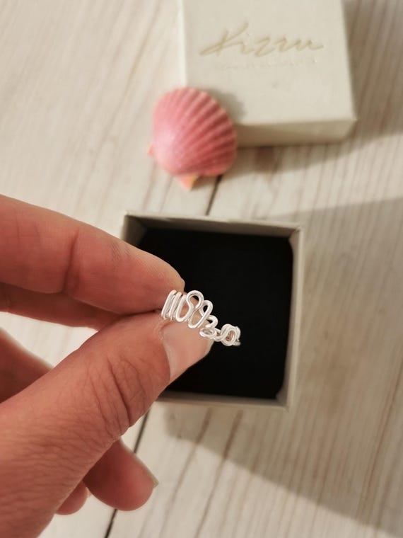 Namensring Mama Geschenk | Personalisierter Ring mit Kindernamen | Zarter Gold Filled Ring handgefertigt | Geschenk Mutter Oma I KIZZU