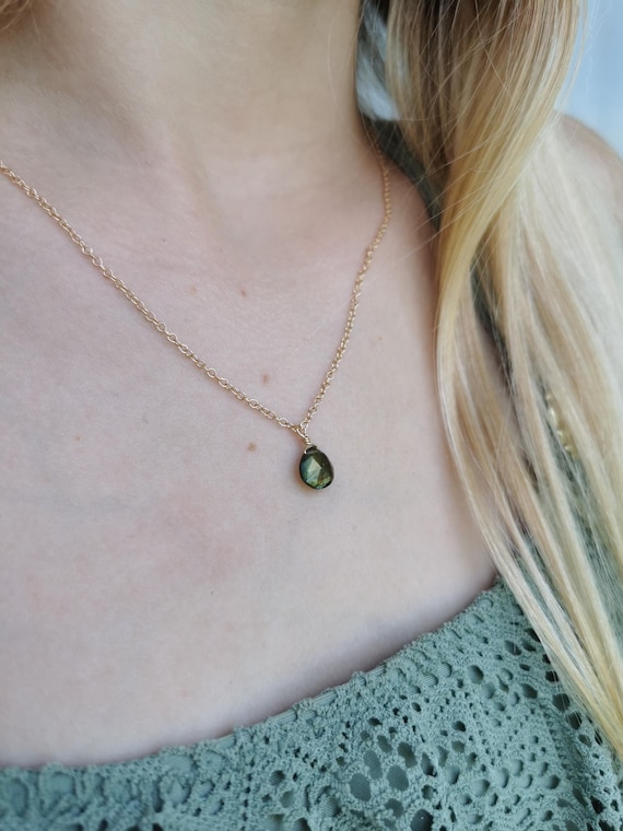 Fine necklace with faceted labradorite pendant in drop shape, birthstone zodiac sign Aquarius