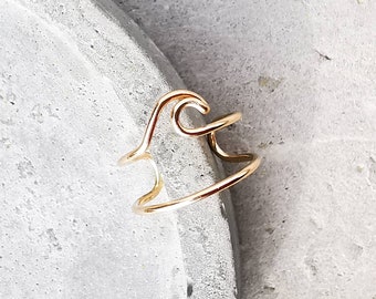Waves Ear Cuff Gold Filled – minimalist ear cuff without piercing, surfer jewelry & ocean jewelry for everyday use, gift for her