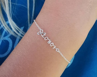 Charmant bracelet en argent sterling avec un nom personnalisé - le cadeau idéal pour les filles de tous âges