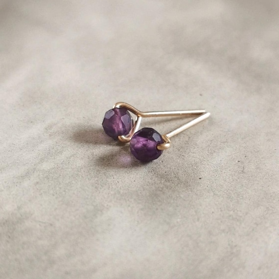 Amethyst stud earrings – your companion for protection and clarity | Handmade from sterling silver or (rose) gold filled | KIZZU