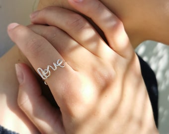 LOVE Statement Ring aus Silber, 'Ich liebe Dich' romantischer Love Ring für Deine Partnerin oder als Geschenk an Dich selbst!