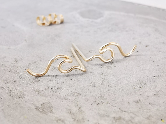 Delicate ear studs with wave, maritime jewelry for all ocean lovers, handmade jewelry, gold ear studs, gifts for women