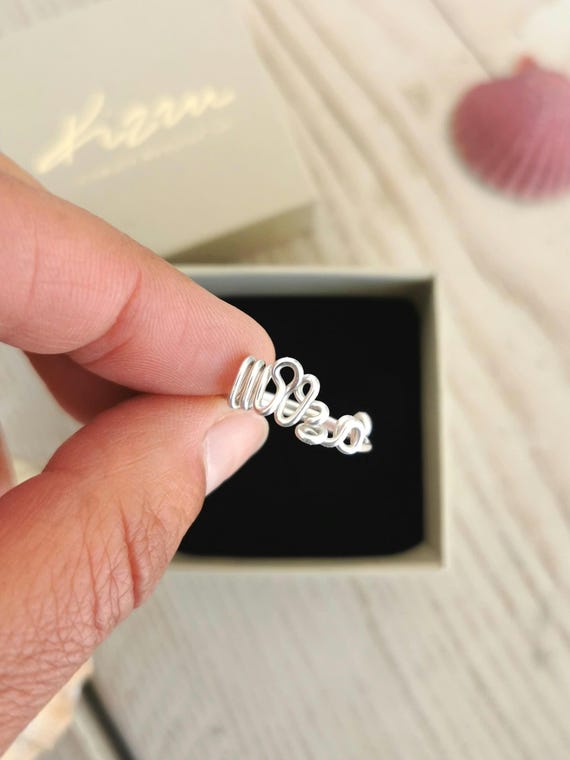 Namensring Mama Geschenk | Personalisierter Ring mit Kindernamen | Zarter Gold Filled Ring handgefertigt | Geschenk Mutter Oma I KIZZU