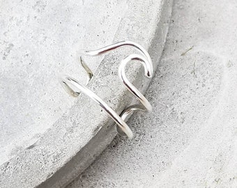 Earcuff met golf. Geweldig cadeau voor alle oceaanliefhebbers!