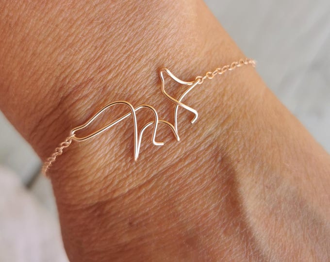 Jellyfish Necklace, necklace with jellyfish pendant in sterling silver, ocean-inspired jewelry, for ocean lovers, wire art jewelry.