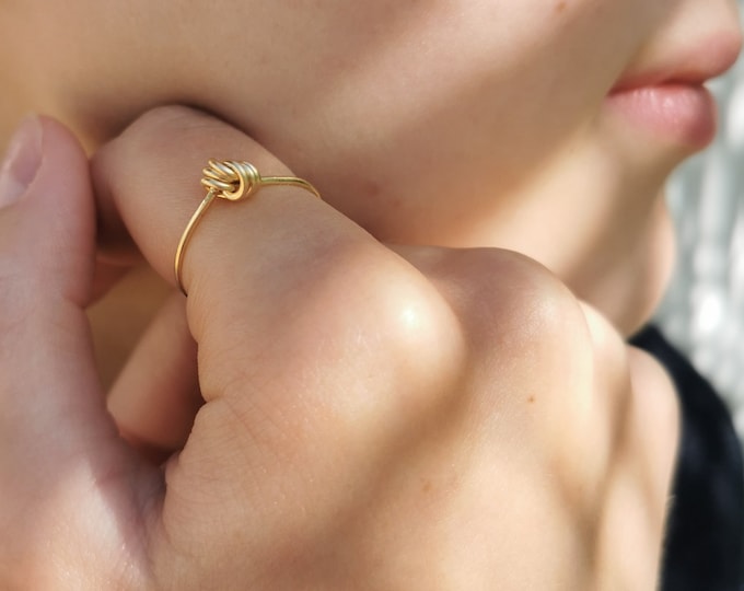 Gold knot ring – delicate engagement ring for love & togetherness, handmade jewelry, elegant women's ring