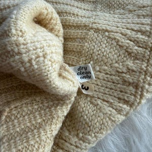 VTG 70s Pendleton Wool Sweater Mens L Cream Fisherman Cable Knit V Neck USA image 3
