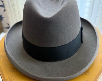 Vintage 1960s Dobbs Golden Coach Gray Fur Felt Fedora Hat Sulgrave Size 7.5