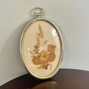 vintage framed dried flower oval art