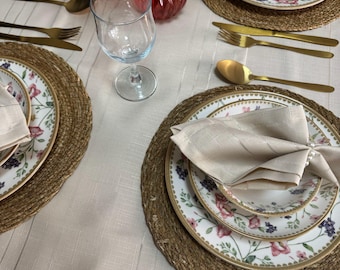 Luksusowy zestaw porcelanowej zastawy stołowej z podkładkami z juty, bieżnikiem z lnianego obrusu i pierścieniami na serwetki, kompletny prezent na 6-osobową listę ślubną w stylu boho