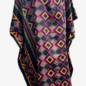 Fantastic Geometric Winlar Caftan in Black, Fuchsia, Yellow and Green