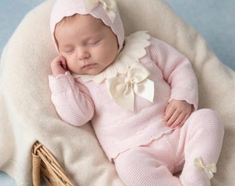 Personalisierter Neugeborenen-Strampler für Mädchen, rosa, im spanischen Stil, hypoallergen, erstes Outfit aus Krankenhausstoff