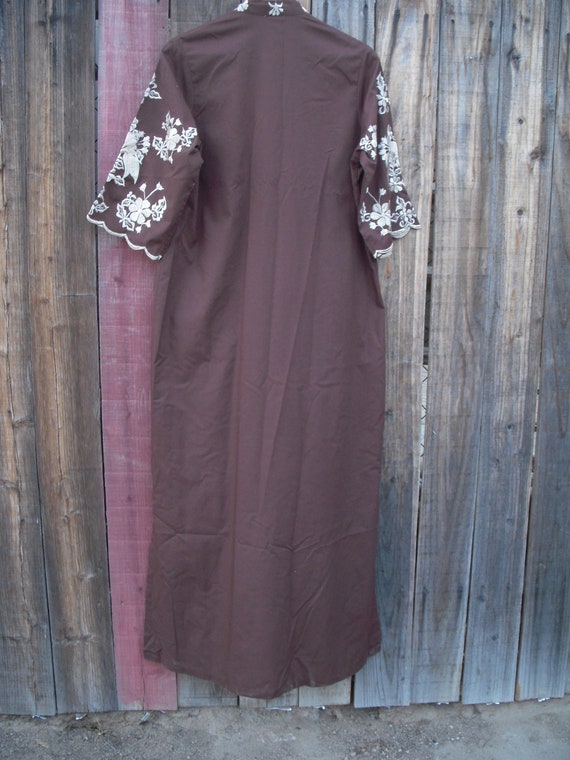 Vintage 70's embroidered Caftan - image 4