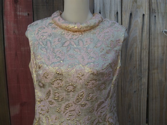 I Magnin Gold and Pink Brocade Full Length Gown  … - image 10