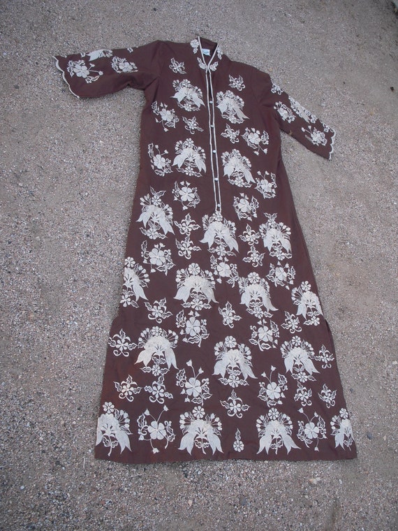 Vintage 70's embroidered Caftan - image 5