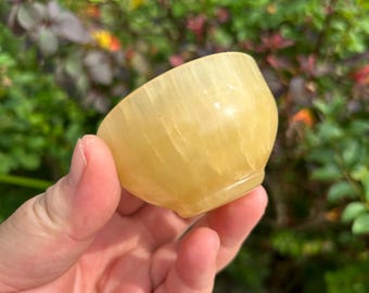 2 tazas de té de jade amarillo natural talladas a mano en piedra, ideales para la ceremonia del té china.