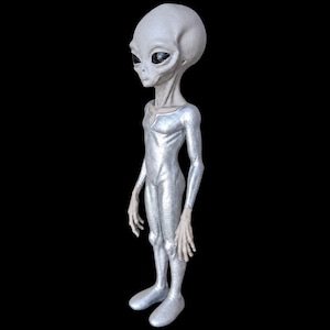 Roswell Alien Figurine, Ufo Crash, Grey Alien Sculpture, Hand Painted Sci Fi Decor