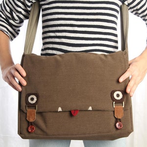 Brown messenger Bag, Laptop messenger Bag, Men messenger Bag, Vegan Messenger Bag, School Messenger Bag, Cute Messenger Bag, Back to School