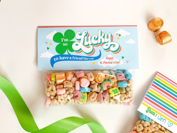 Lucky St. Patrick's Day Treat Bag Topper | St. Patrick's Day Treat Topper | St. Patrick's Day Tag | St. Paddy's Day Treat | Lucky Tag Il_570xn