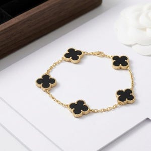 Van cleef clover bracelet - Etsy 日本