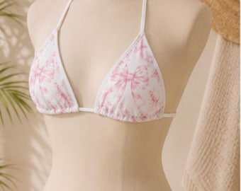 Bikini triangular con lazo rosa