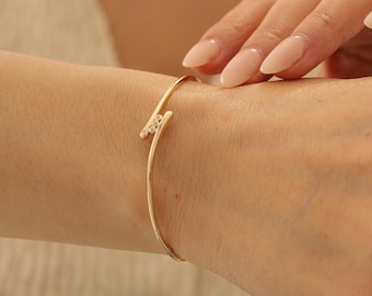 14K Solid Gold Spiral Diamond Cuff Bracelet, Lab Grown Diamond Gold Bangle for Women, Handmade Twisted Luxury Bracelet, Elegant Fine Jewelry