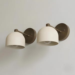 Lámpara de tocador moderna de mediados de siglo / Aplique de pared de latón Accesorio de iluminación de baño / Par de apliques de pared / Lámpara vintage / Aplique de pared enchufable