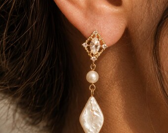 Diamantvorm pareloorbellen, geometrische gouden hangoorbellen, parelmoer stijl bruidsoorbellen, elegant huwelijkscadeau voor haar