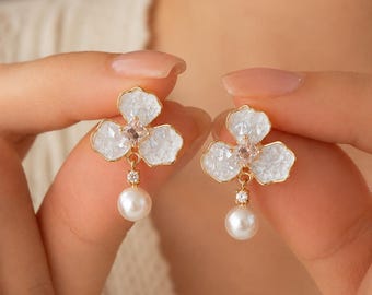 Oorknopjes met parelbloem, kristalcentrum pareldruppeloorbellen, goudkleurige bloemensieraden, sierlijk bruidscadeau voor haar