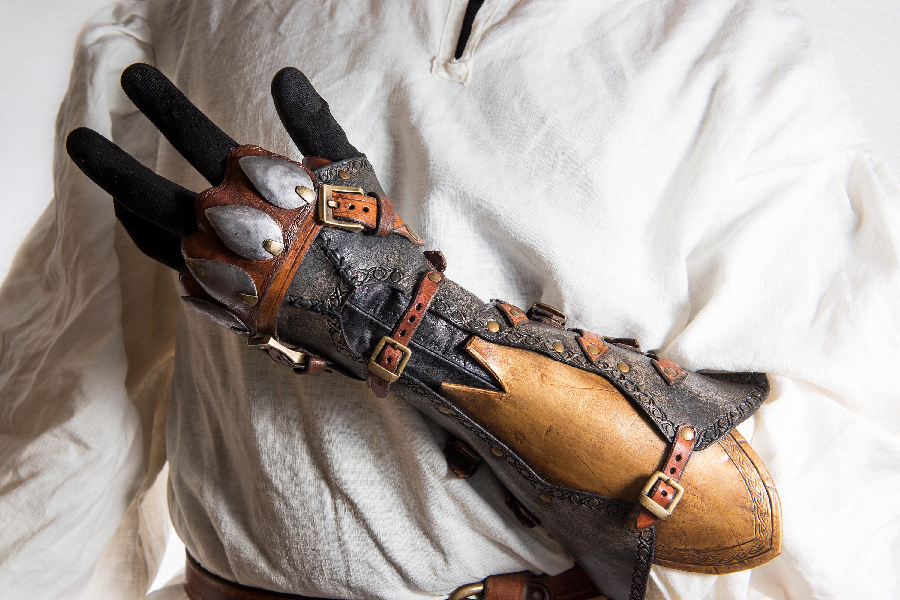 Leather Armored Gauntlet DIGITAL PDF PATTERN Etsy Leather Armored Gauntlet DIGITAL PDF PATTERN Etsy