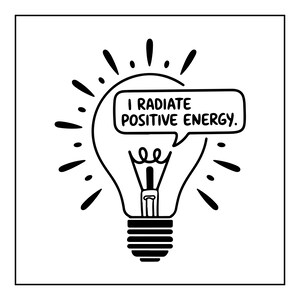 Pu&ograve; includere: Un'illustrazione in bianco e nero a tratto di una lampadina con linee radianti attorno. Un fumetto attaccato alla lampadina contiene il testo, I RADIATE POSITIVE ENERGY. Il design presenta uno stile grafico semplice e audace con linee pulite.