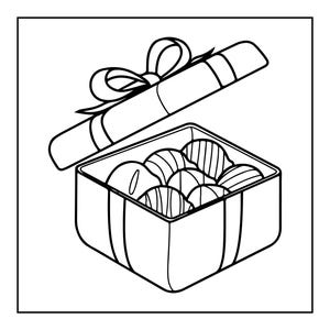 Op de afbeelding: Een zwart-witte lijntekening van een vierkante geschenkdoos met een open deksel. De doos is gestrikt met een lint en een strik en bevat verschillende ronde, gestreepte snoepjes of chocolaatjes die in de doos zijn gerangschikt.