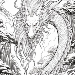 Puede incluir: Una ilustraci&oacute;n de arte lineal en blanco y negro que presenta un drag&oacute;n largo y serpentino con una melena y escamas detalladas. El drag&oacute;n est&aacute; posicionado entre picos monta&ntilde;osos irregulares, &aacute;rboles estilizados y agua que fluye.