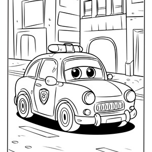 Puede incluir: Una ilustraci&oacute;n de arte lineal en blanco y negro de un coche de polic&iacute;a de dibujos animados con ojos grandes y expresivos, una barra de luces en el techo y un emblema de escudo en la puerta, situado en una calle con edificios de fondo.
