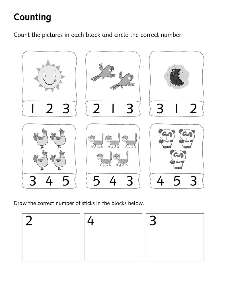 Pu&ograve; includere: Una scheda didattica in bianco e nero intitolata Counting con sei blocchi contenenti illustrazioni di un sole, uccelli, una luna, polli, gatti e panda, ciascuno con opzioni numeriche sottostanti. La sezione inferiore presenta tre quadrati vuoti.