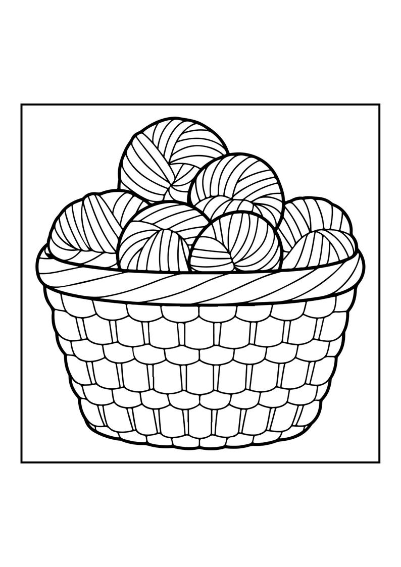 Op de afbeelding: Een zwart-witte lijntekening van een gevlochten mand gevuld met meerdere ronde bollen wol. De mand heeft een gestructureerd, herhalend patroon aan de buitenkant, terwijl de bollen wol zijn afgebeeld met gebogen lijnen.
