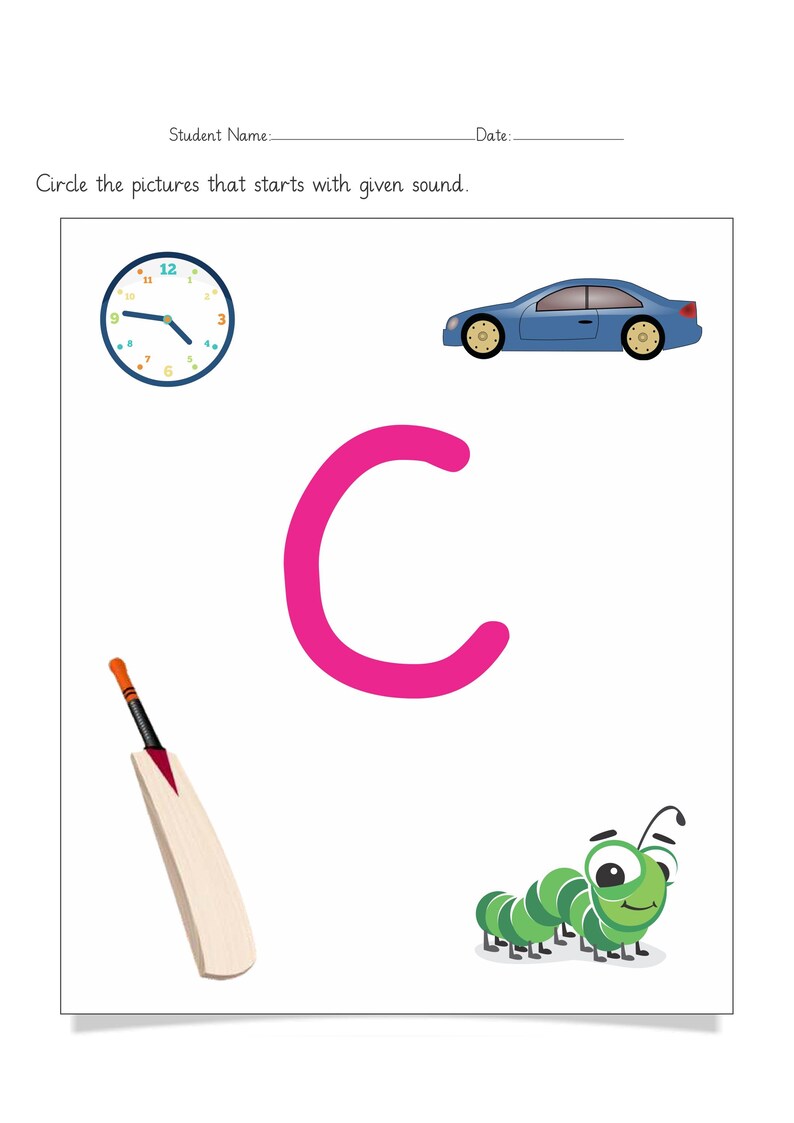 Op de afbeelding: Een educatief werkblad met een grote roze letter C in het midden, omringd door illustraties van een ronde klok, een blauwe sedan auto, een houten cricketbat met een oranje handvat en een groene cartoonrups met een lachend gezicht.