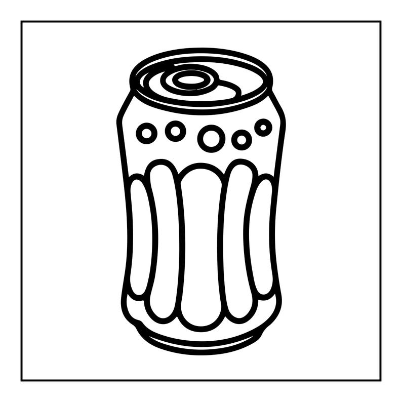 Pu&ograve; includere: Un'illustrazione in bianco e nero a linee di una lattina per bevande. Il design presenta una semplice forma cilindrica con una linguetta superiore e una serie di pannelli decorativi verticali arrotondati lungo il corpo, accentuati da piccoli cerchi.