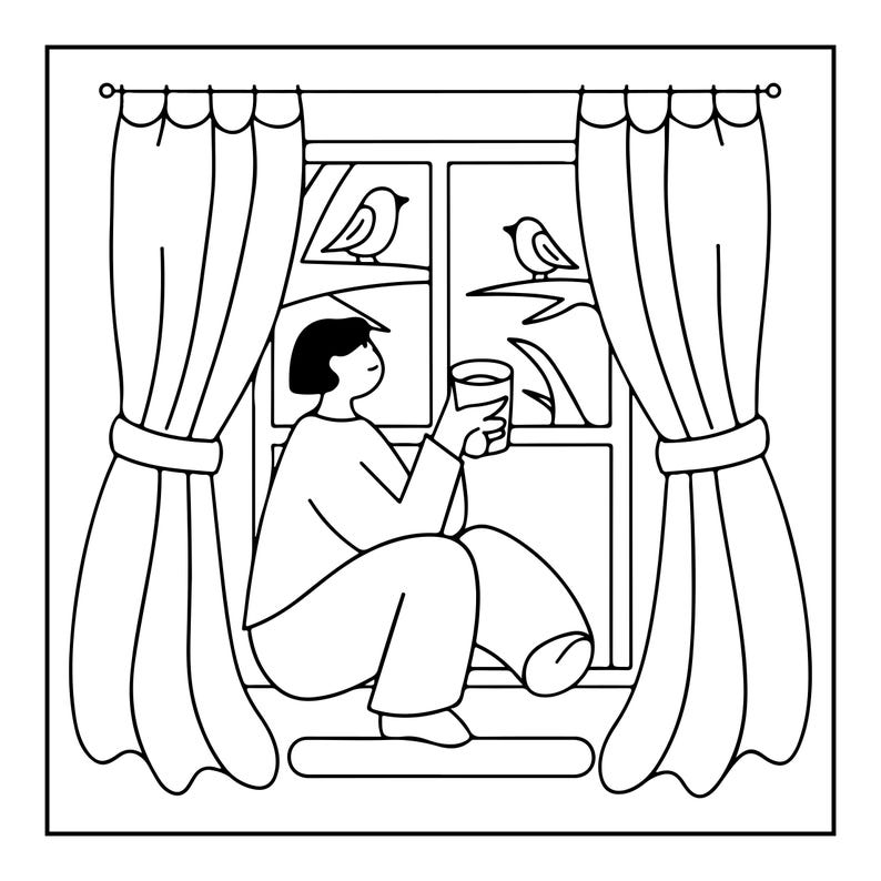 K&ouml;nnte beinhalten: Eine schwarz-wei&szlig;e Strichzeichnung, die eine Person zeigt, die auf einem Fensterbrett sitzt und eine Tasse h&auml;lt. Das Fenster ist von zwei Vorh&auml;ngen eingerahmt und gibt den Blick auf eine Szene mit zwei V&ouml;geln auf Baumzweigen frei.