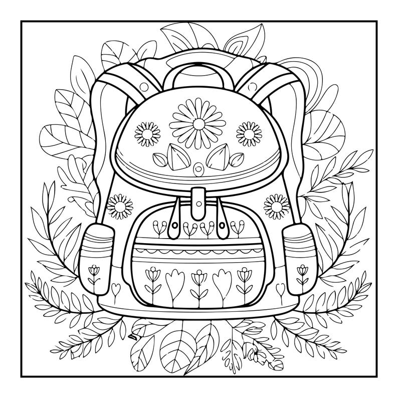 K&ouml;nnte beinhalten: Eine schwarz-wei&szlig;e Strichzeichnung eines Rucksacks mit Blumenmuster auf der Vordertasche und dem Deckel. Der Rucksack ist von einer detaillierten Anordnung verschiedener Bl&auml;tter und Pflanzen umgeben, die einen botanischen Rahmen bilden.