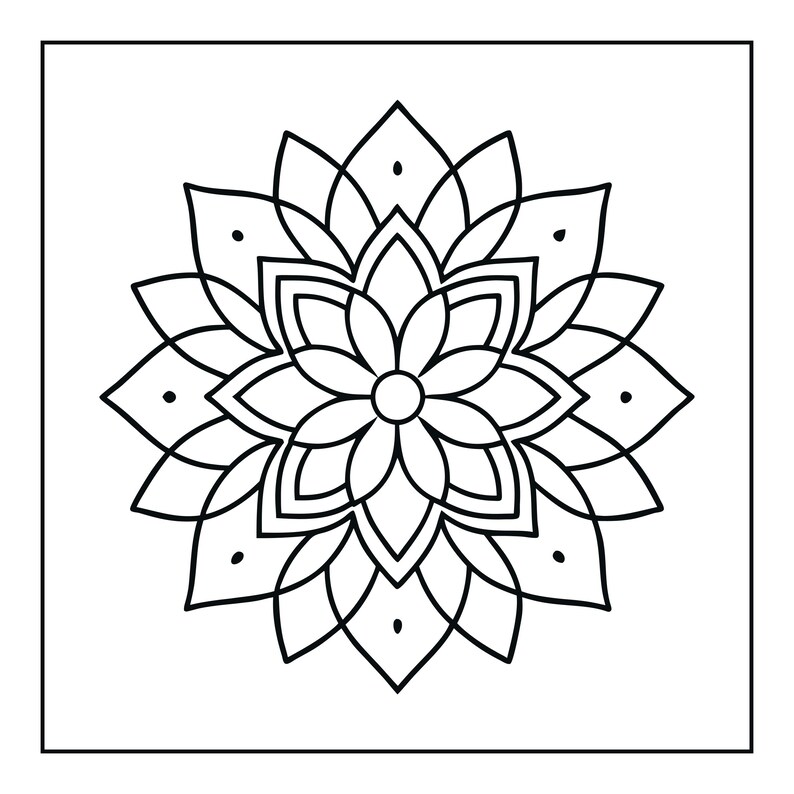 Pu&ograve; includere: Un disegno a linee bianche e nere di un motivo mandala floreale simmetrico. Il design presenta un cerchio centrale circondato da pi&ugrave; strati di forme appuntite simili a petali, con piccoli punti centrati all'interno dei petali pi&ugrave; esterni.