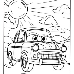 Puede incluir: Una p&aacute;gina para colorear en blanco y negro que muestra un coche de dibujos animados con grandes ojos expresivos en el parabrisas. El coche circula por una carretera bajo un sol brillante con rayos y varias nubes esponjosas en el cielo.