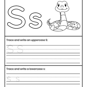 Pu&ograve; includere: Una scheda didattica in bianco e nero con il testo Color the letter Ss and a Snake, una lettera S maiuscola e minuscola, un'illustrazione di un serpente e sezioni per tracciare e scrivere la S maiuscola e la s minuscola su righe.