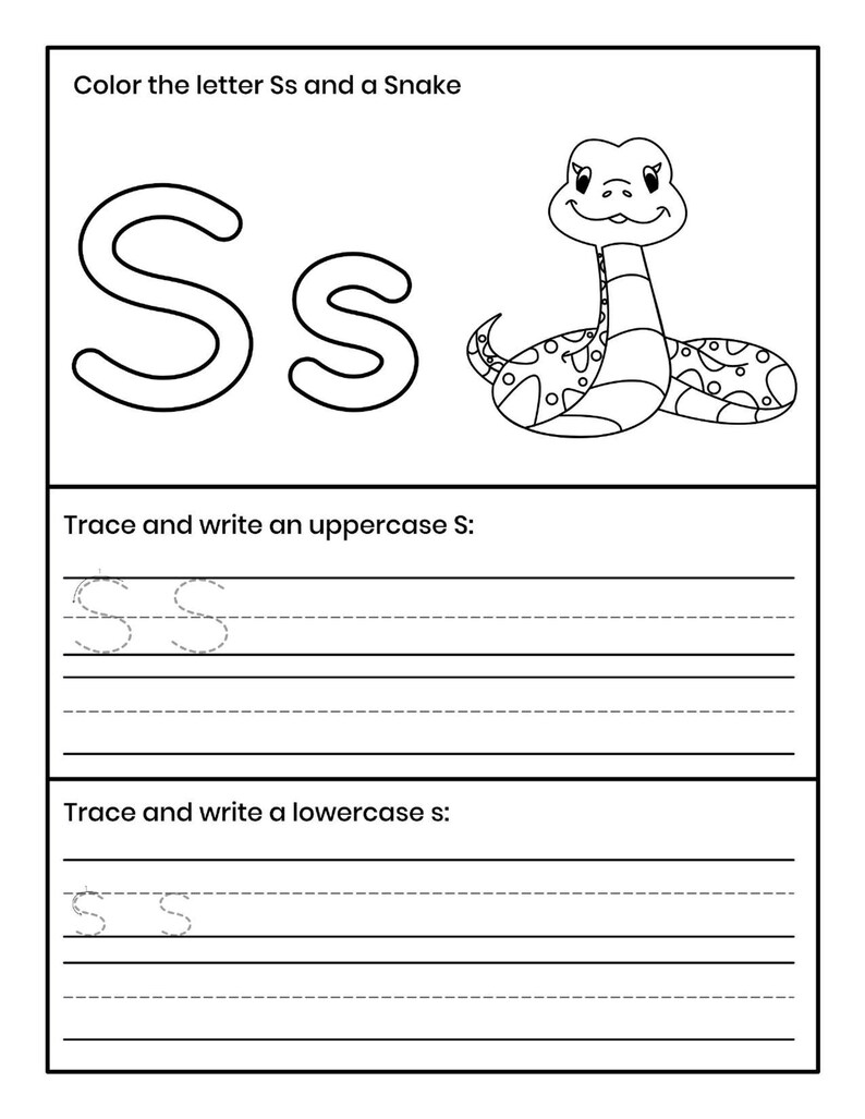 Pu&ograve; includere: Una scheda didattica in bianco e nero con il testo Color the letter Ss and a Snake, una lettera S maiuscola e minuscola, un'illustrazione di un serpente e sezioni per tracciare e scrivere la S maiuscola e la s minuscola su righe.