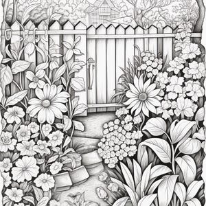 以下が含まれることがあります： 木製の柵と中央の門が描かれた庭の風景の白黒線画イラスト。手前には詳細な花、葉の茂った植物、草木が描かれています。背景には小さな家が見えます。